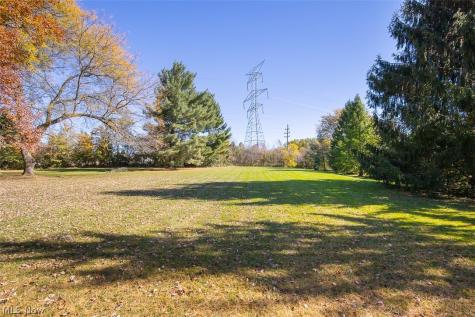 700 Tinkers Lane Sagamore Hills OH 44067