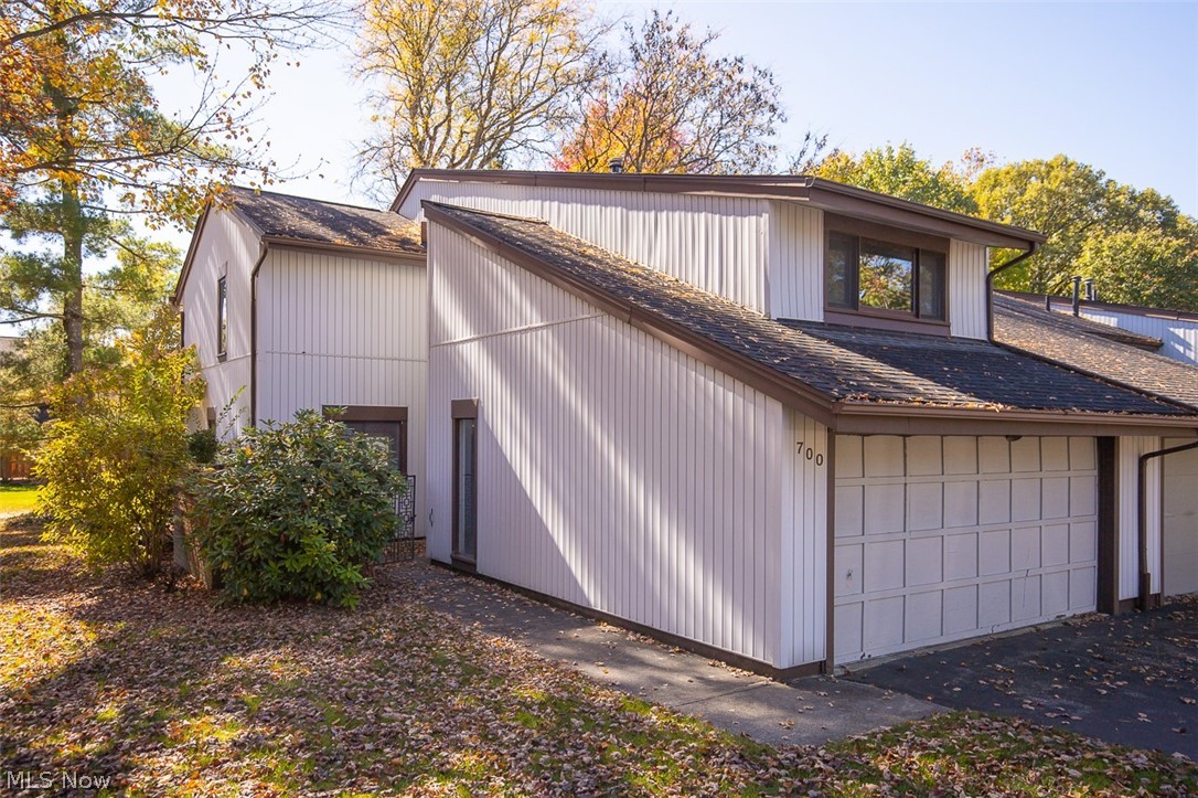 700 Tinkers Lane Sagamore Hills OH 44067