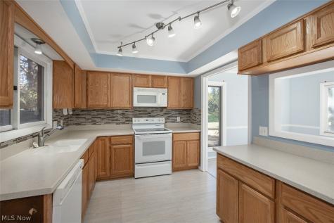 700 Tinkers Lane Sagamore Hills OH 44067