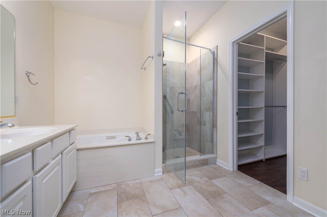 29465 Hummingbird Circle Westlake OH 44145