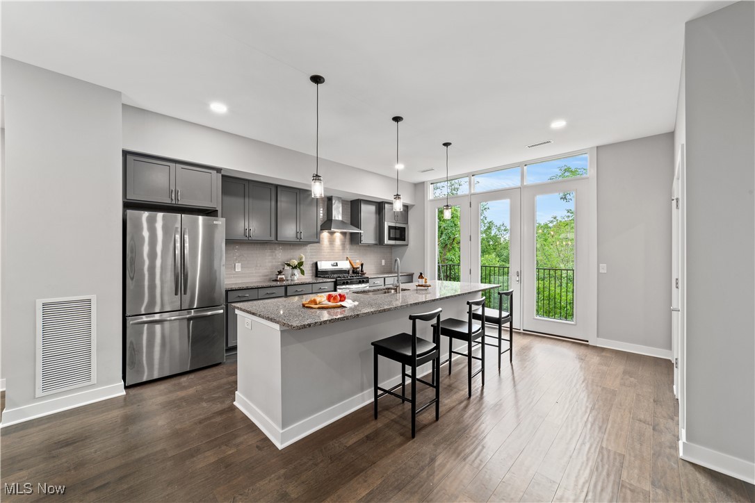 11233 N Park Place Cleveland OH 44104