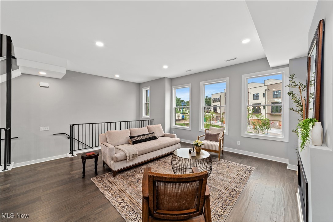 11233 N Park Place Cleveland OH 44104