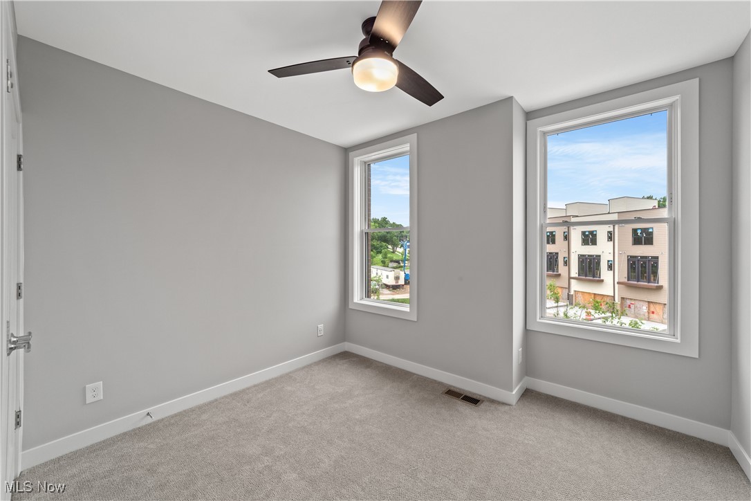 11233 N Park Place Cleveland OH 44104