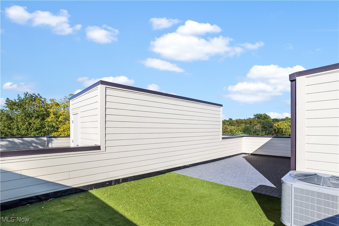 11233 N Park Place Cleveland OH 44104