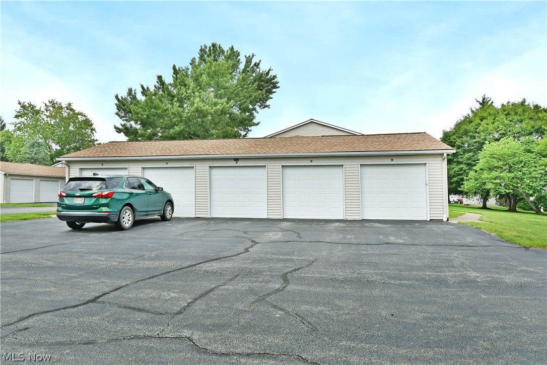 3112 Ivy Hill Circle Cortland OH 44410