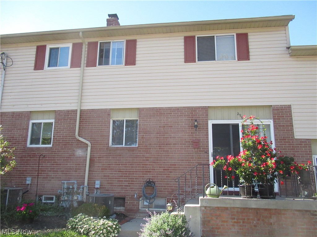 295 Carriage Lane Canfield OH 44406