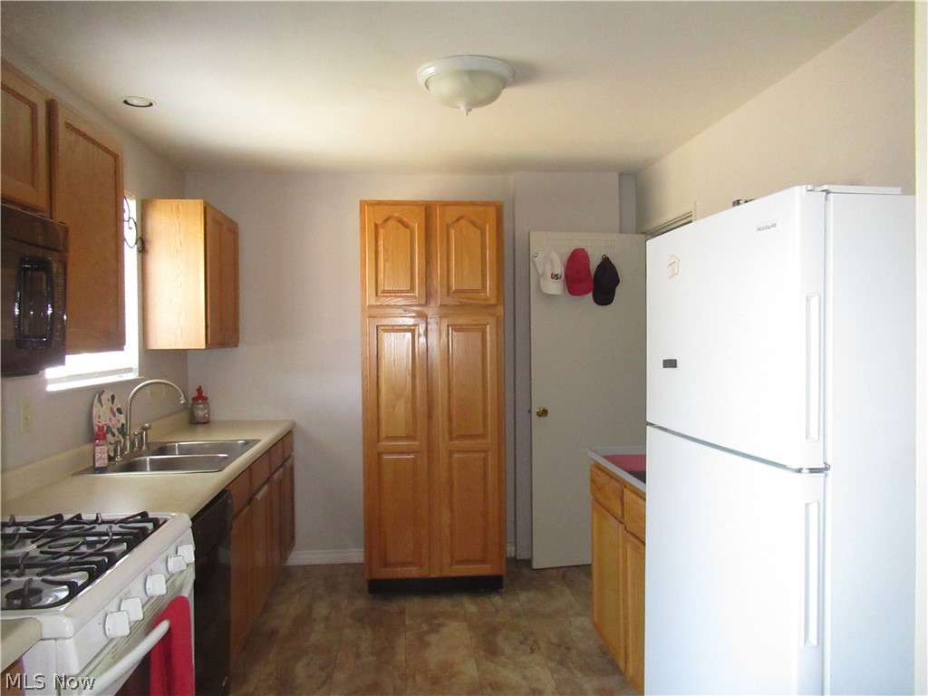 295 Carriage Lane Canfield OH 44406