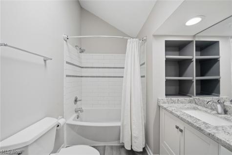 2120 Pinebrook Trail Cuyahoga Falls OH 44223