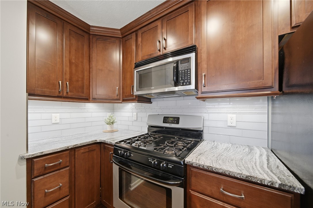 2120 Pinebrook Trail Cuyahoga Falls OH 44223