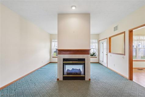 173 Saint Charles Place Elyria OH 44035