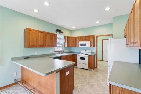 173 Saint Charles Place Elyria OH 44035