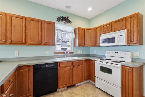 173 Saint Charles Place Elyria OH 44035