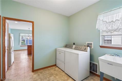 173 Saint Charles Place Elyria OH 44035