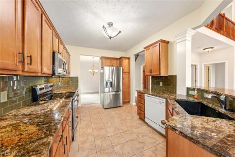33278 Ambleside Drive Avon Lake OH 44012