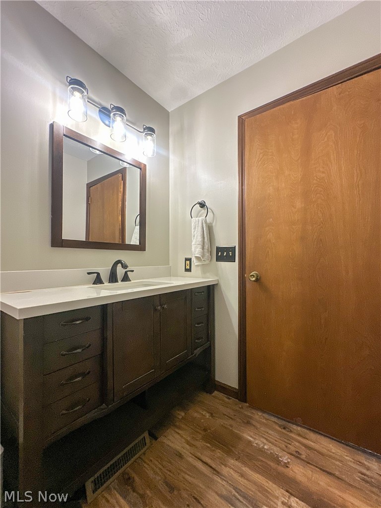105 Topaz Trail Cortland OH 44410