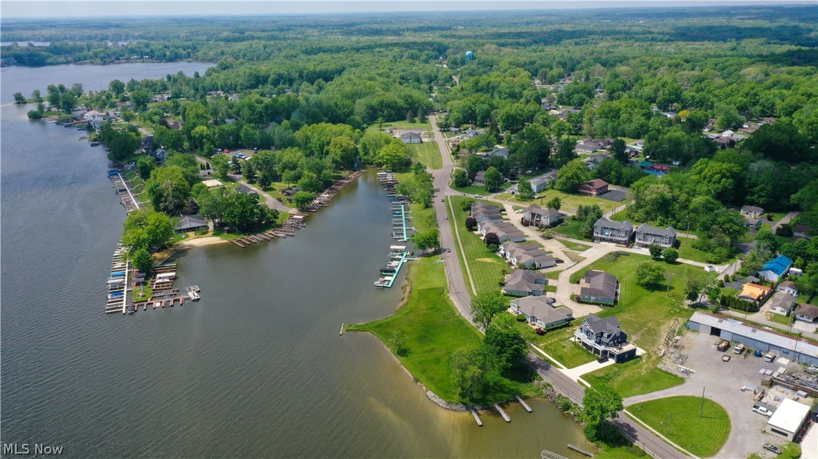 1939 Craig Drive Lake Milton OH 44429