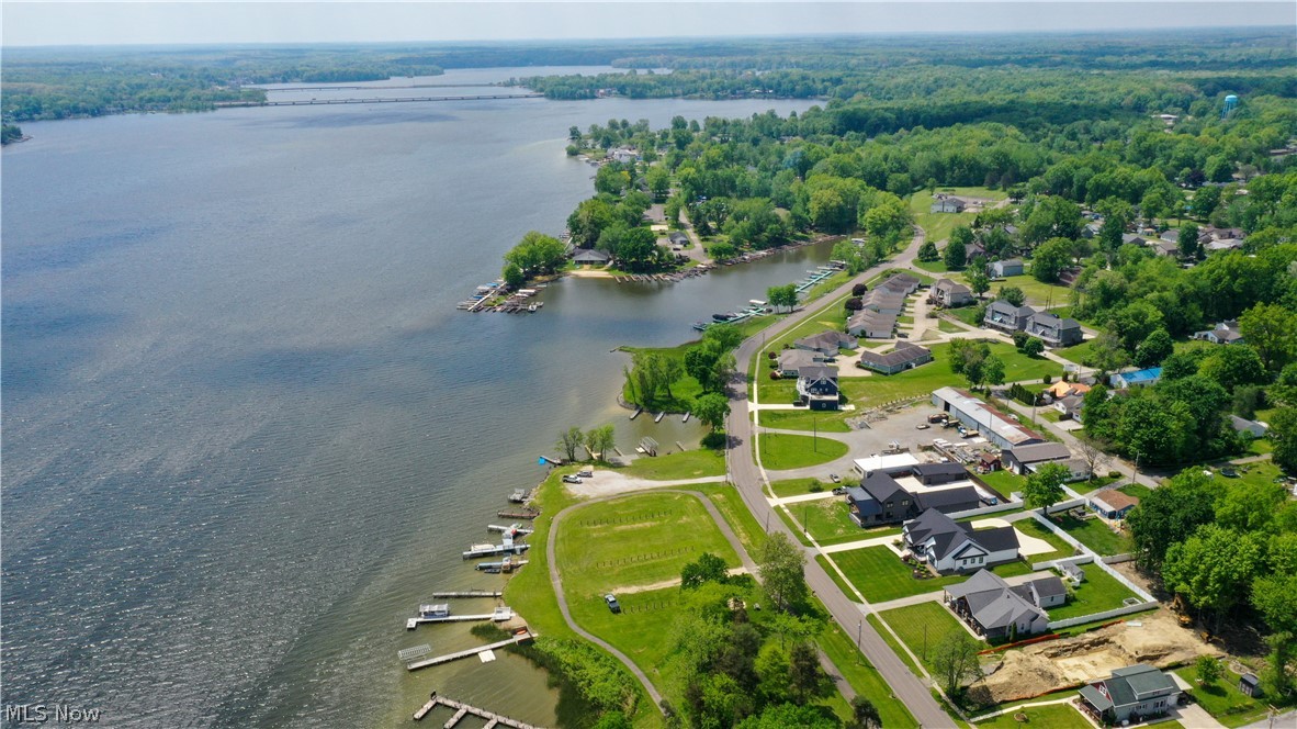 1939 Craig Drive Lake Milton OH 44429
