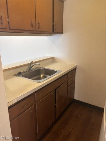 14567 Madison Avenue Lakewood OH 44107