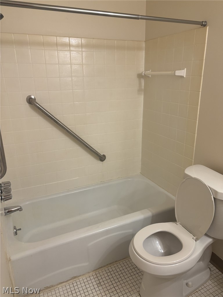 14567 Madison Avenue Lakewood OH 44107