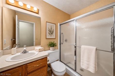 380 Chesapeake Cove Painesville OH 44077