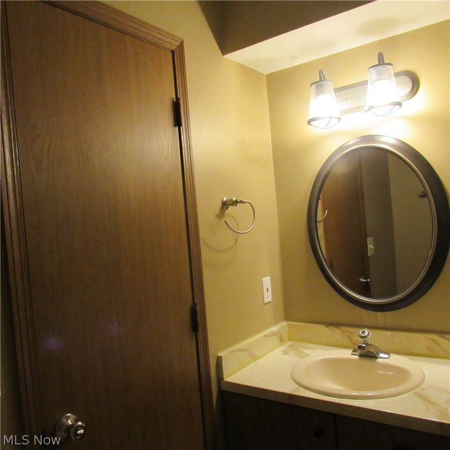 239 Portage Lakes Drive Akron OH 44319