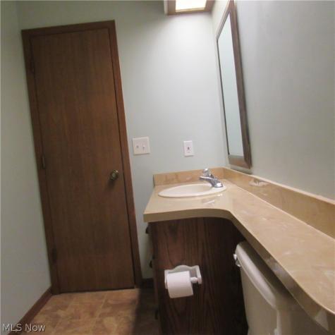 239 Portage Lakes Drive Akron OH 44319