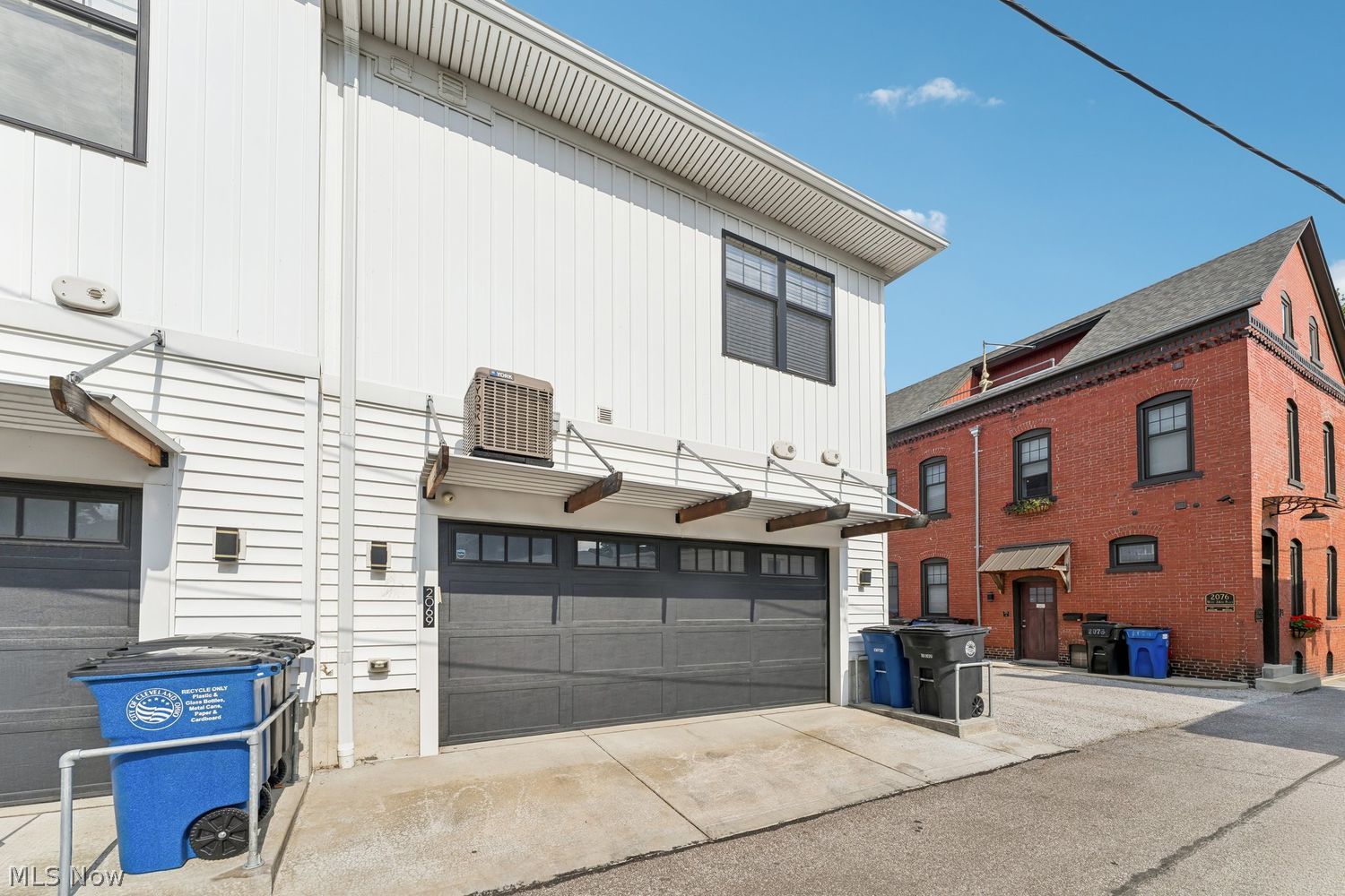 2069 W 34th Place Cleveland OH 44113