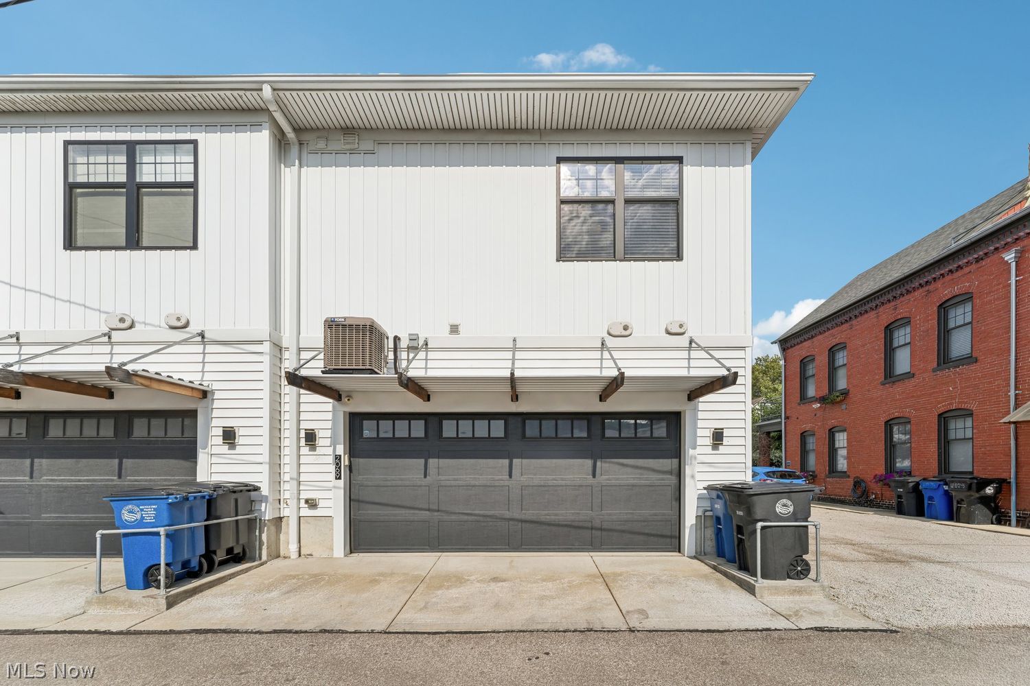 2069 W 34th Place Cleveland OH 44113