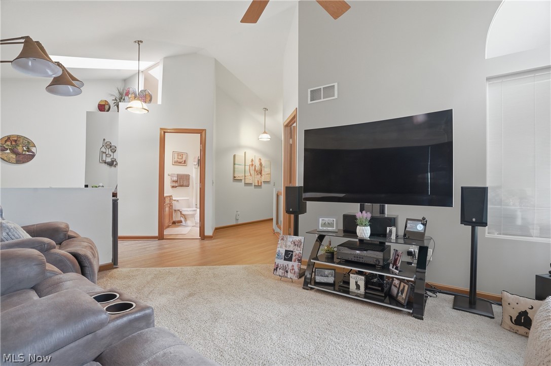 127 S Bayshore Drive Columbiana OH 44408