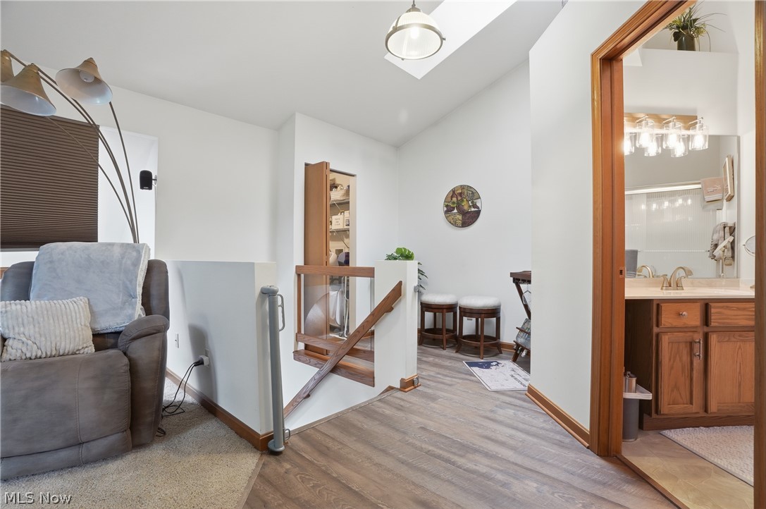 127 S Bayshore Drive Columbiana OH 44408