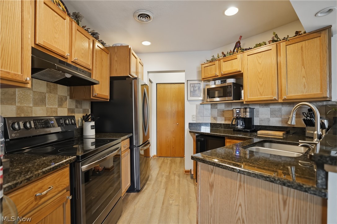 127 S Bayshore Drive Columbiana OH 44408
