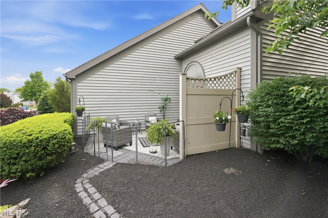 127 S Bayshore Drive Columbiana OH 44408