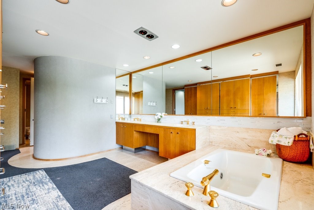 5200 Three Village Drive Lyndhurst OH 44124