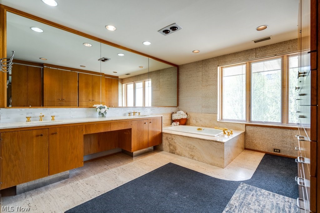 5200 Three Village Drive Lyndhurst OH 44124