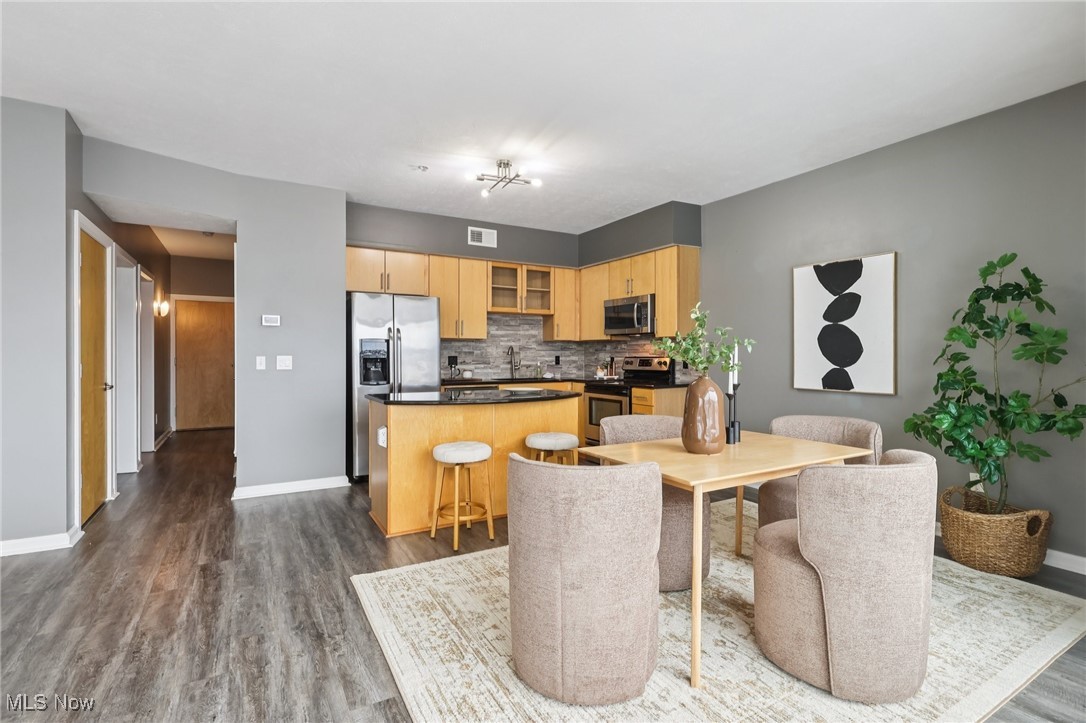 1237 Washington Avenue Cleveland OH 44113