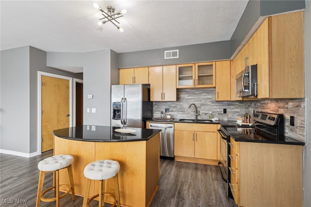 1237 Washington Avenue Cleveland OH 44113