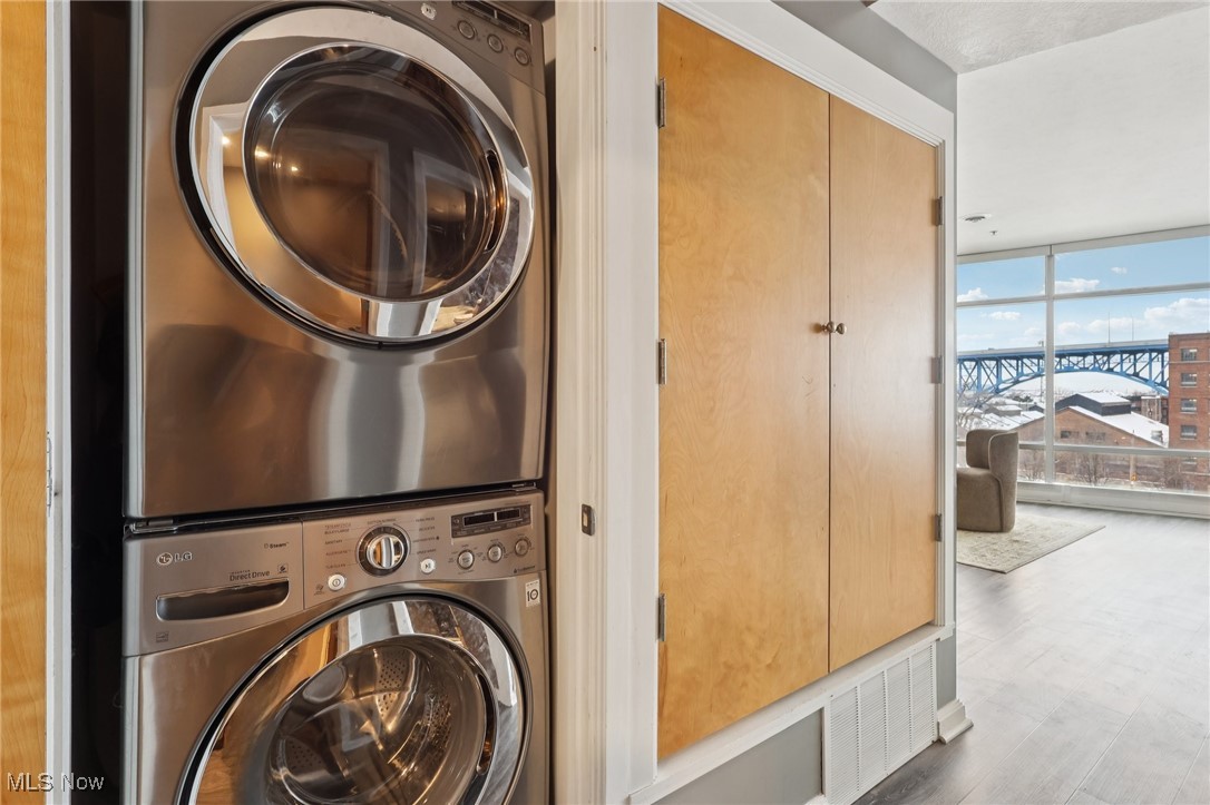 1237 Washington Avenue Cleveland OH 44113