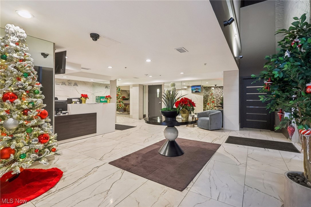 1237 Washington Avenue Cleveland OH 44113