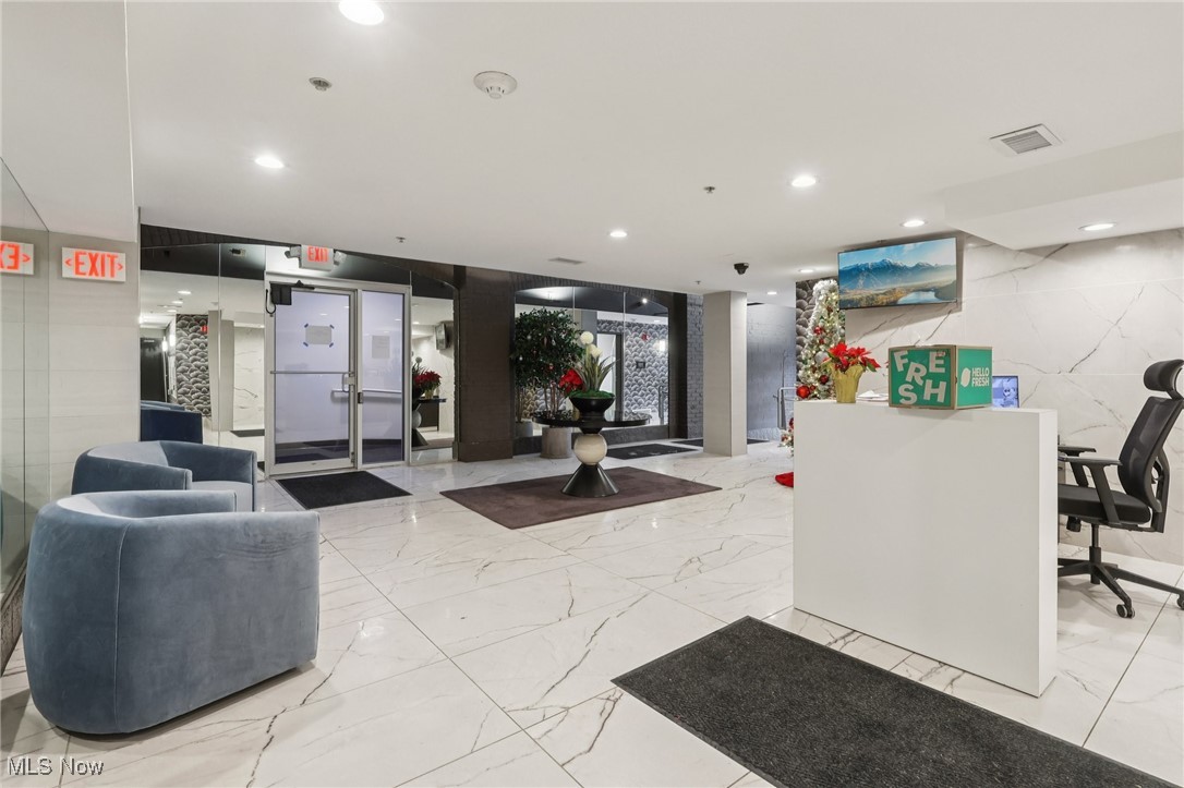 1237 Washington Avenue Cleveland OH 44113