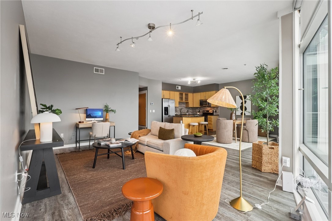 1237 Washington Avenue Cleveland OH 44113