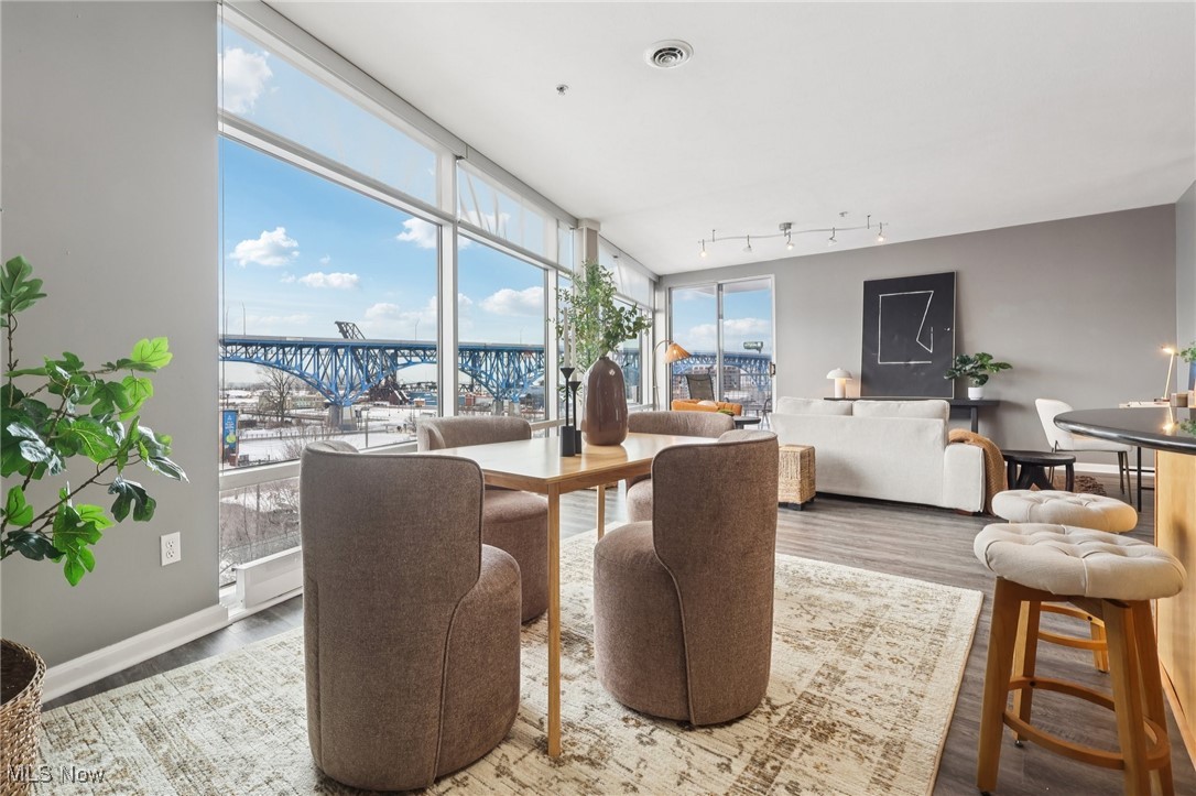 1237 Washington Avenue Cleveland OH 44113