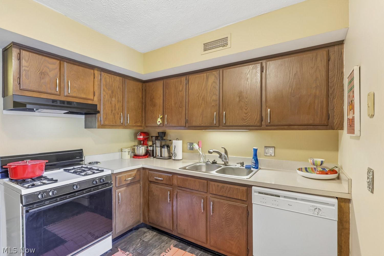 6290 Greenwood Sagamore Hills OH 44067