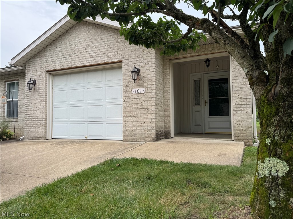 101 Brambly Hedge Drive Millersburg OH 44654