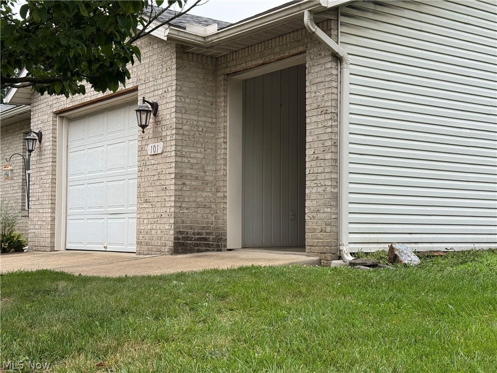 101 Brambly Hedge Drive Millersburg OH 44654