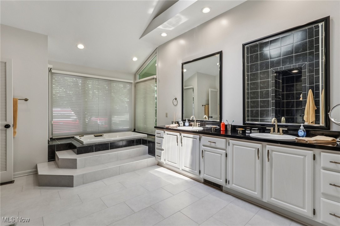 461 Ravine Drive Aurora OH 44202