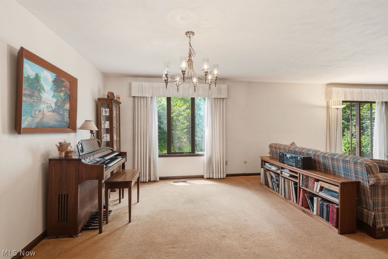 44 Westminster Lane Kent OH 44240