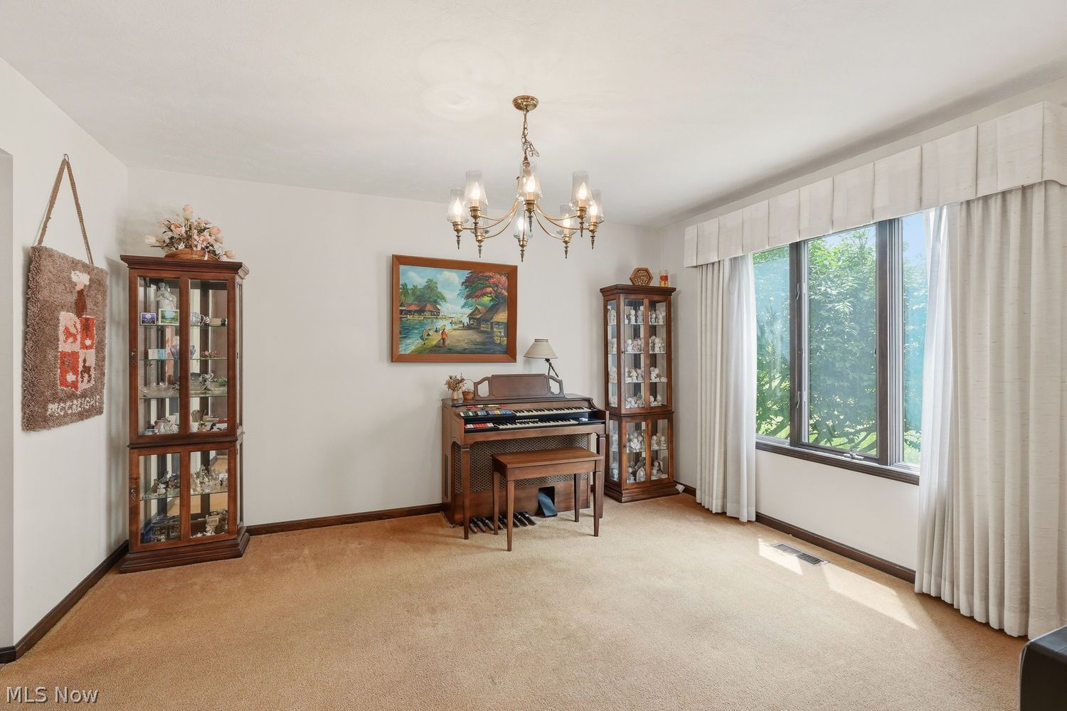 44 Westminster Lane Kent OH 44240