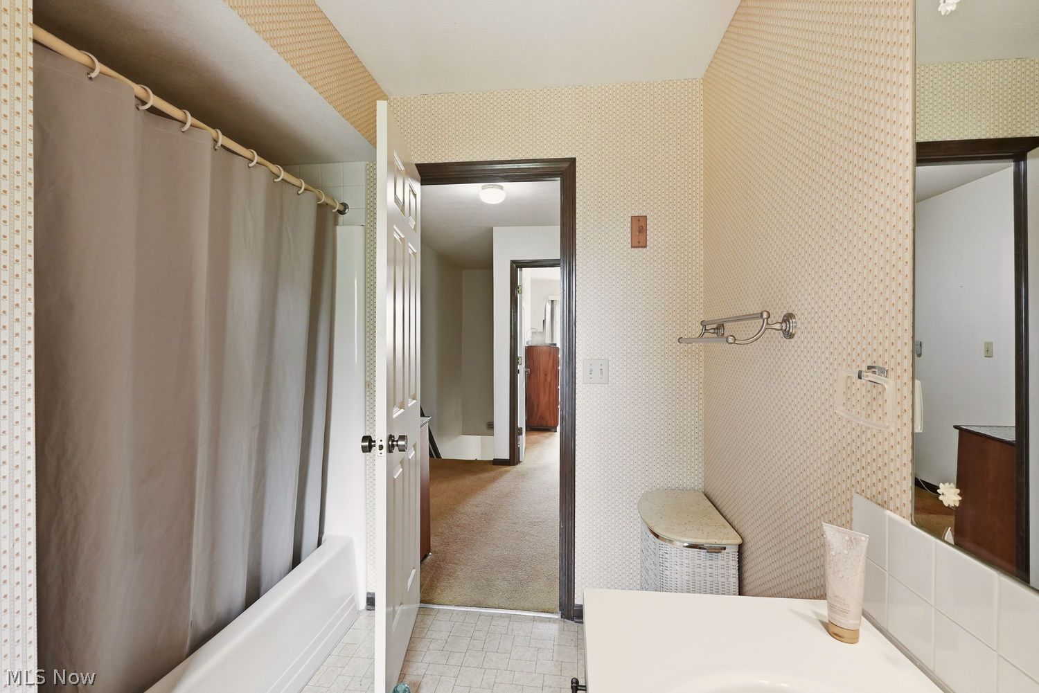 44 Westminster Lane Kent OH 44240
