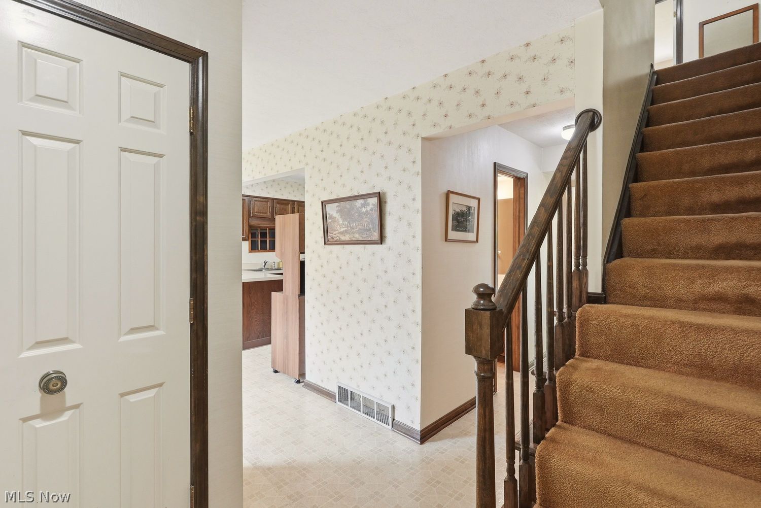 44 Westminster Lane Kent OH 44240