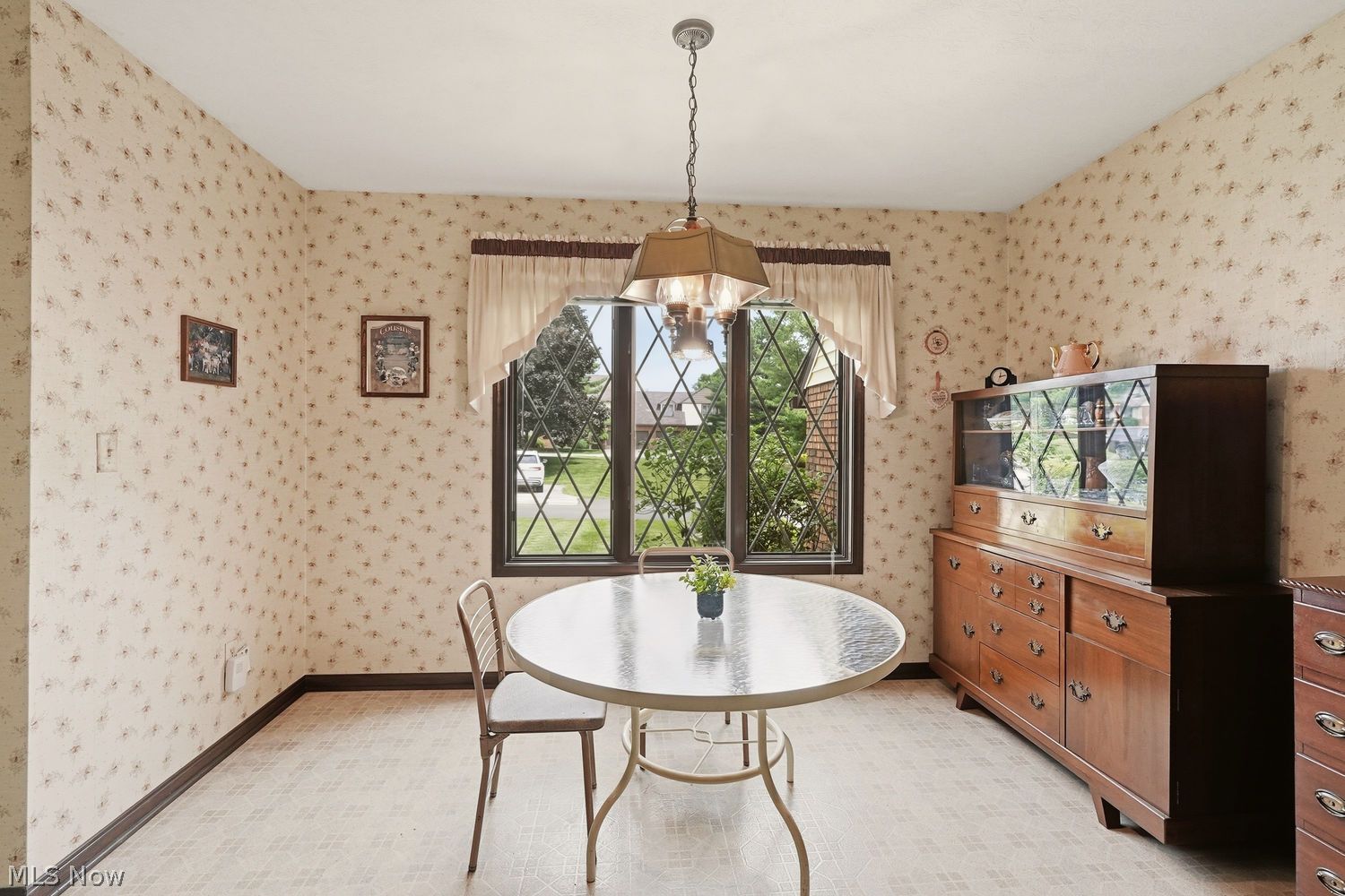 44 Westminster Lane Kent OH 44240